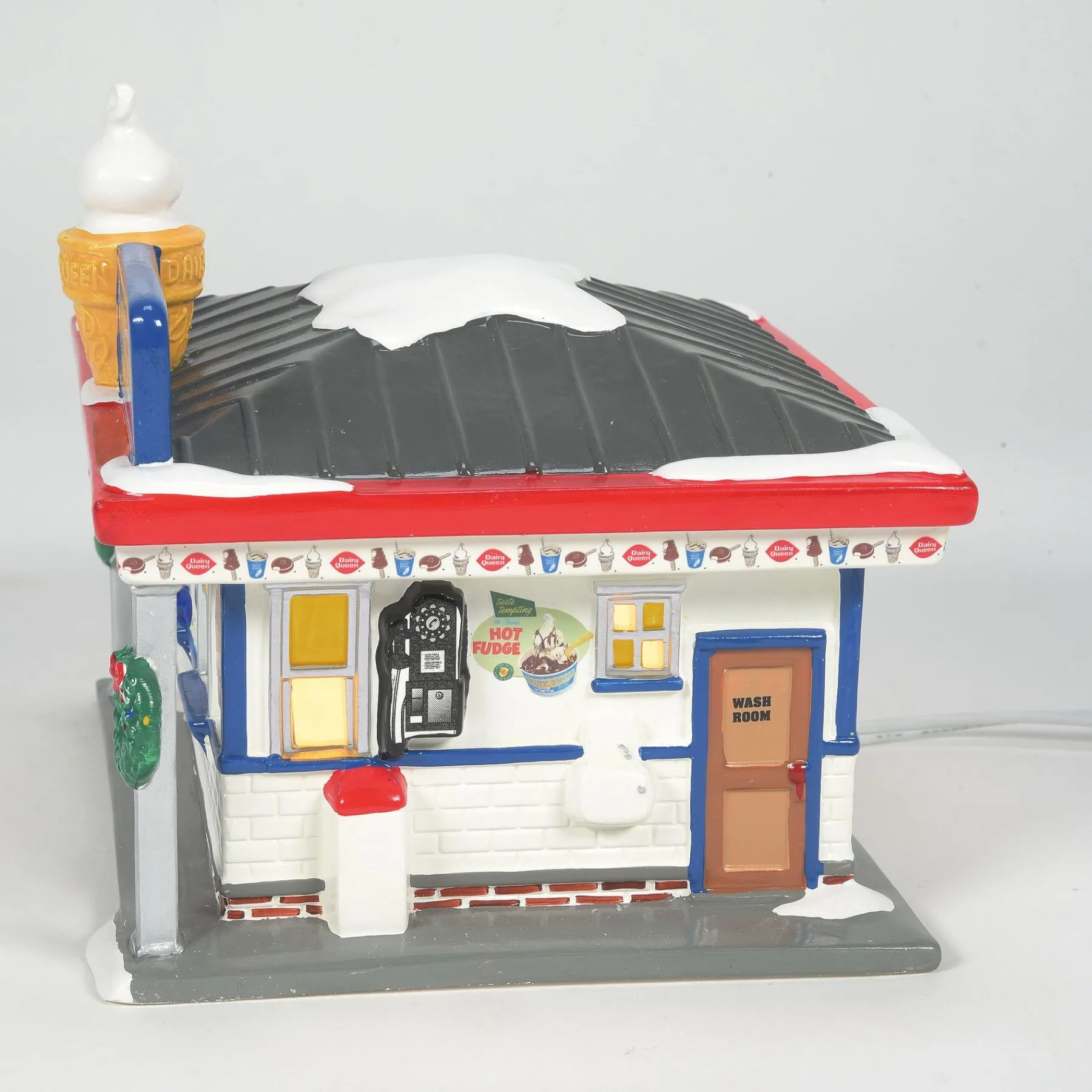 Department 56 The Original Snow Village>Dairy Queen®
