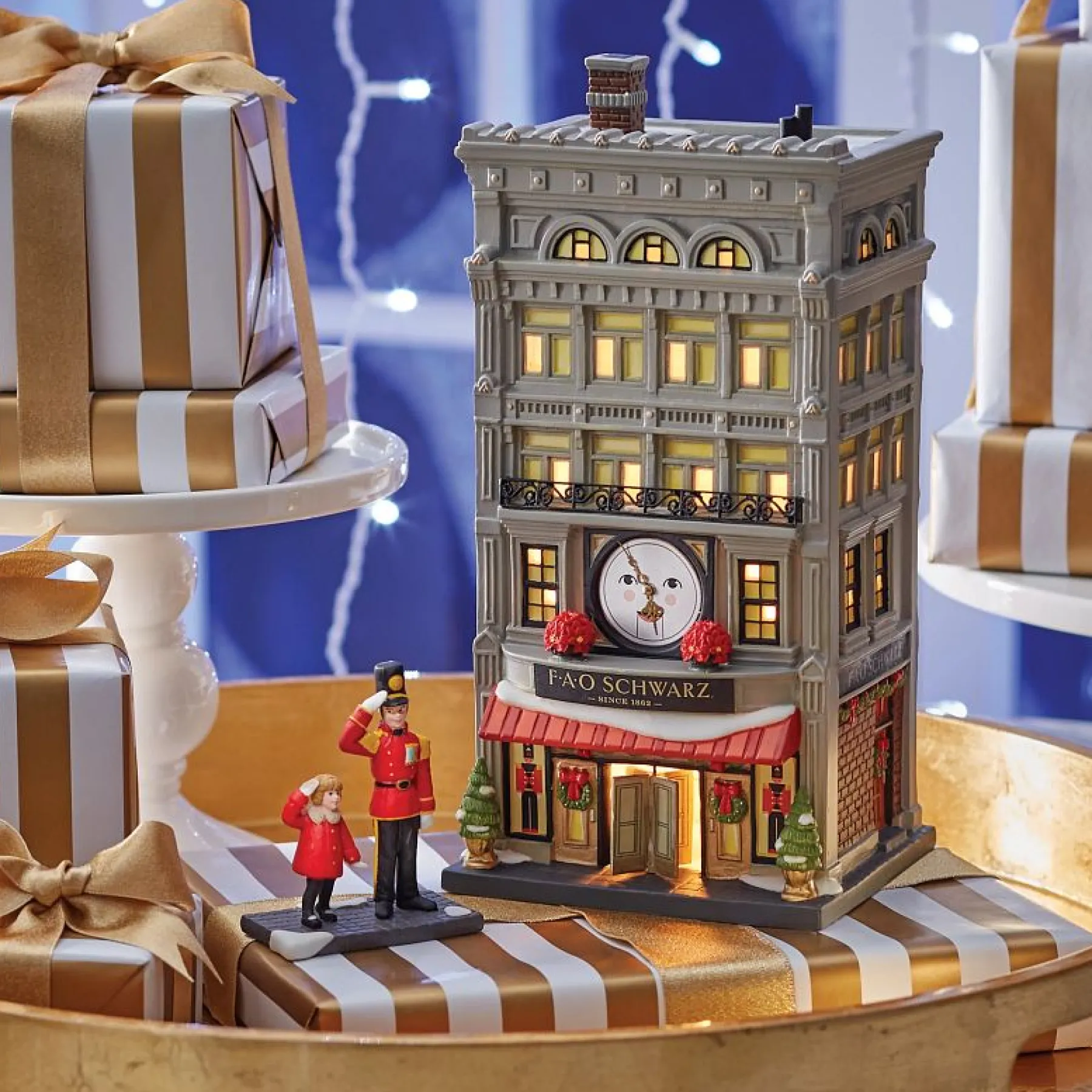 Department 56 Christmas In The City Series>Joining Forces