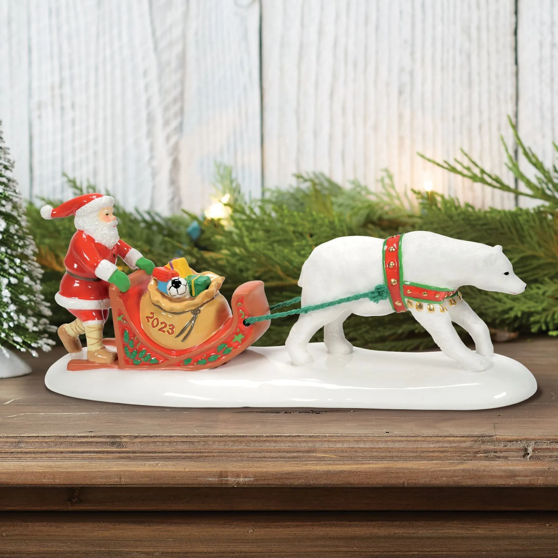 Department 56 The Original Snow Village>Santa Comes To Town 2023