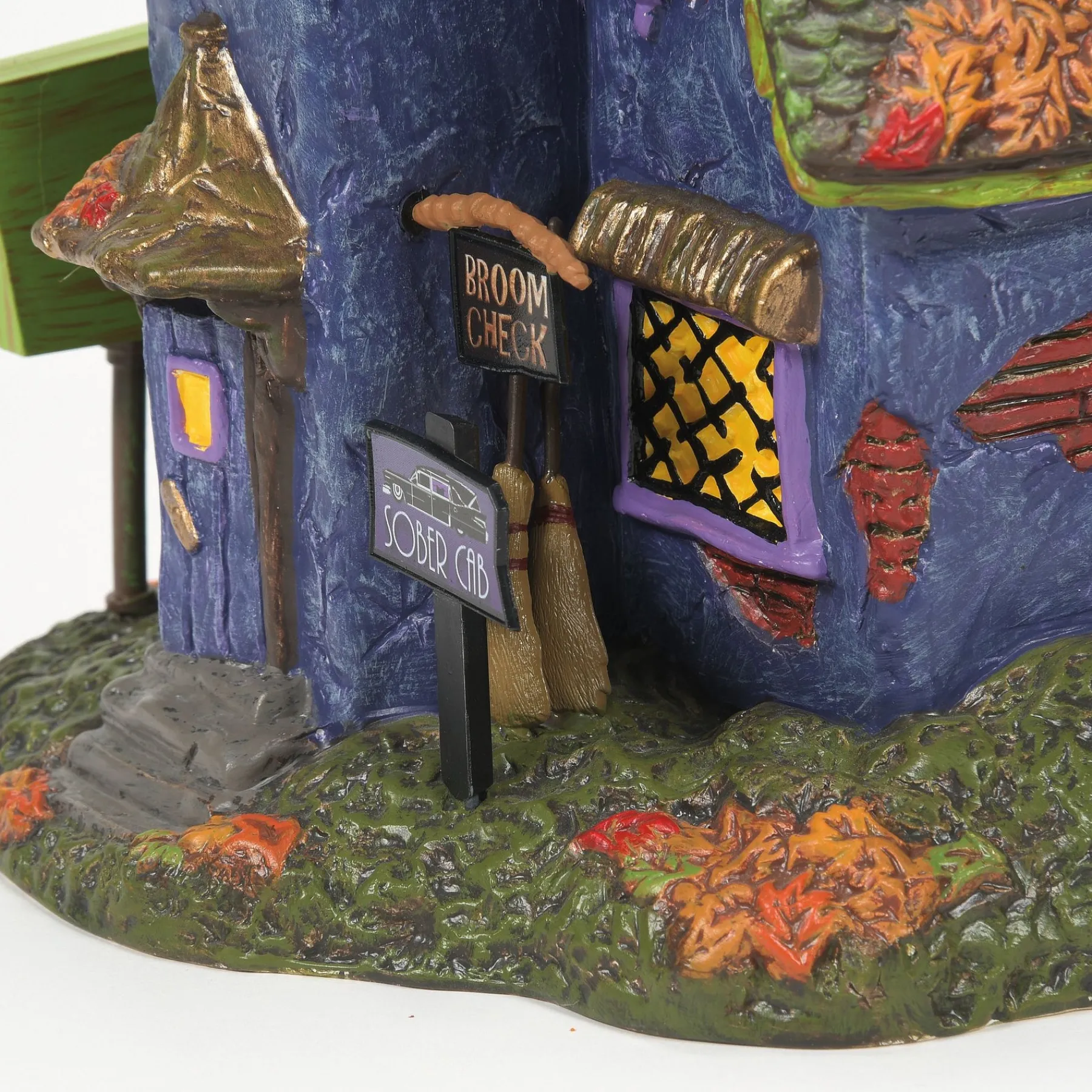 Department 56 Snow Village Halloween>Monstertini's Nightclub